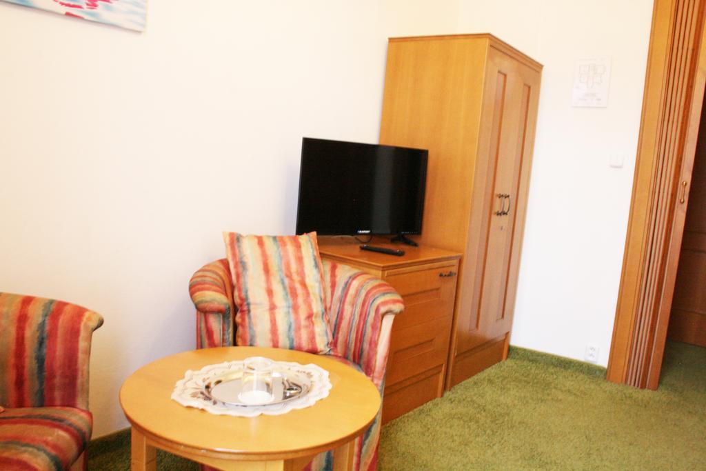קרלובי וארי Villa Charlotte מראה חיצוני תמונה