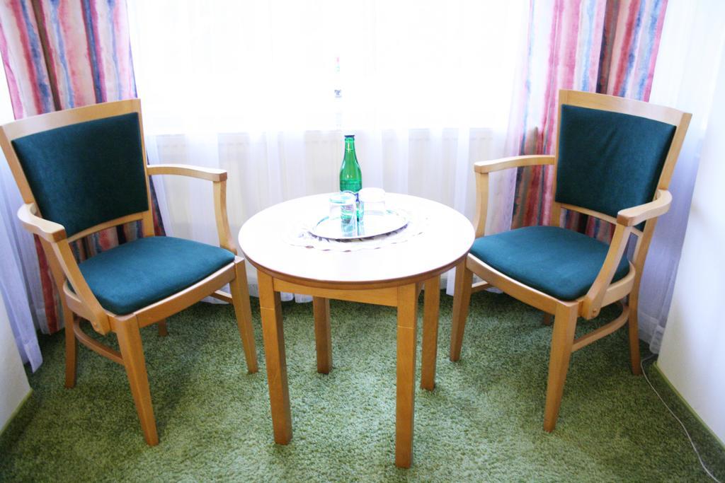 קרלובי וארי Villa Charlotte חדר תמונה