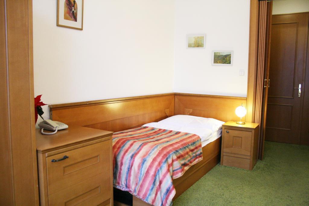 קרלובי וארי Villa Charlotte חדר תמונה