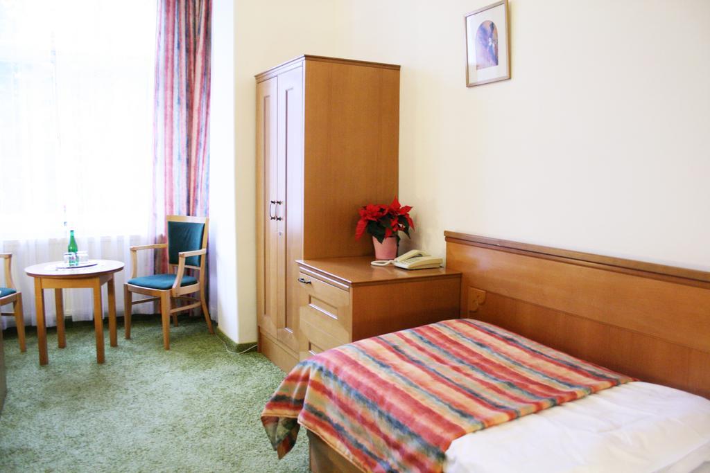 קרלובי וארי Villa Charlotte חדר תמונה