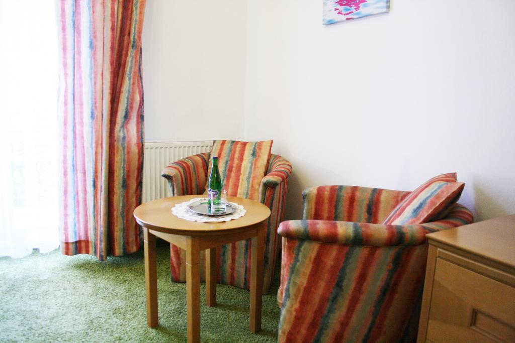 קרלובי וארי Villa Charlotte מראה חיצוני תמונה