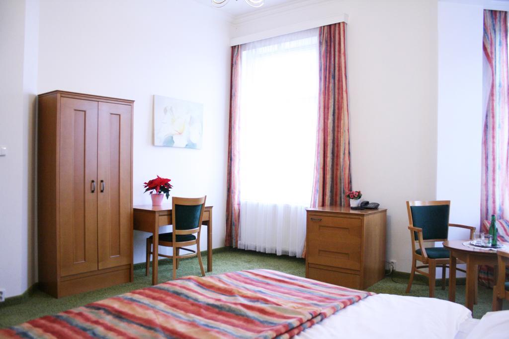 קרלובי וארי Villa Charlotte חדר תמונה