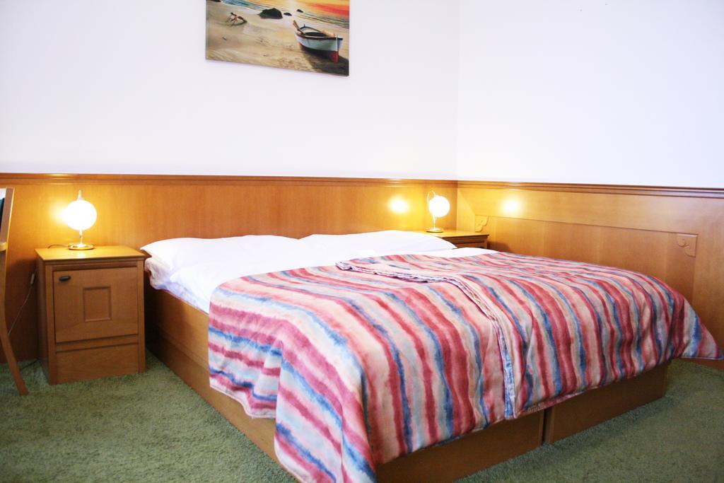 קרלובי וארי Villa Charlotte חדר תמונה