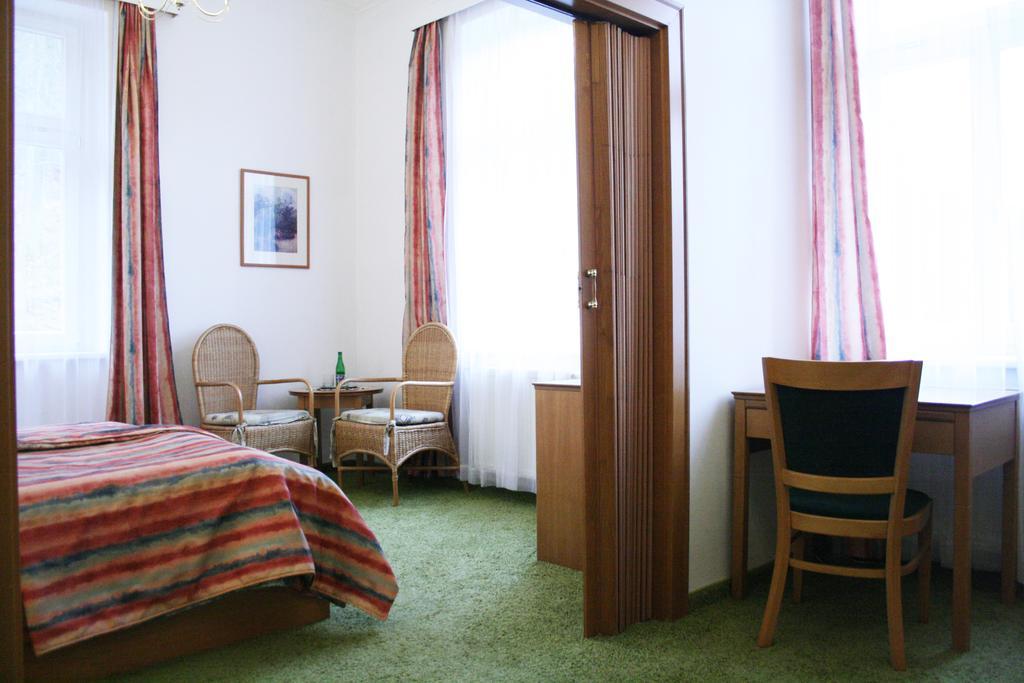 קרלובי וארי Villa Charlotte חדר תמונה