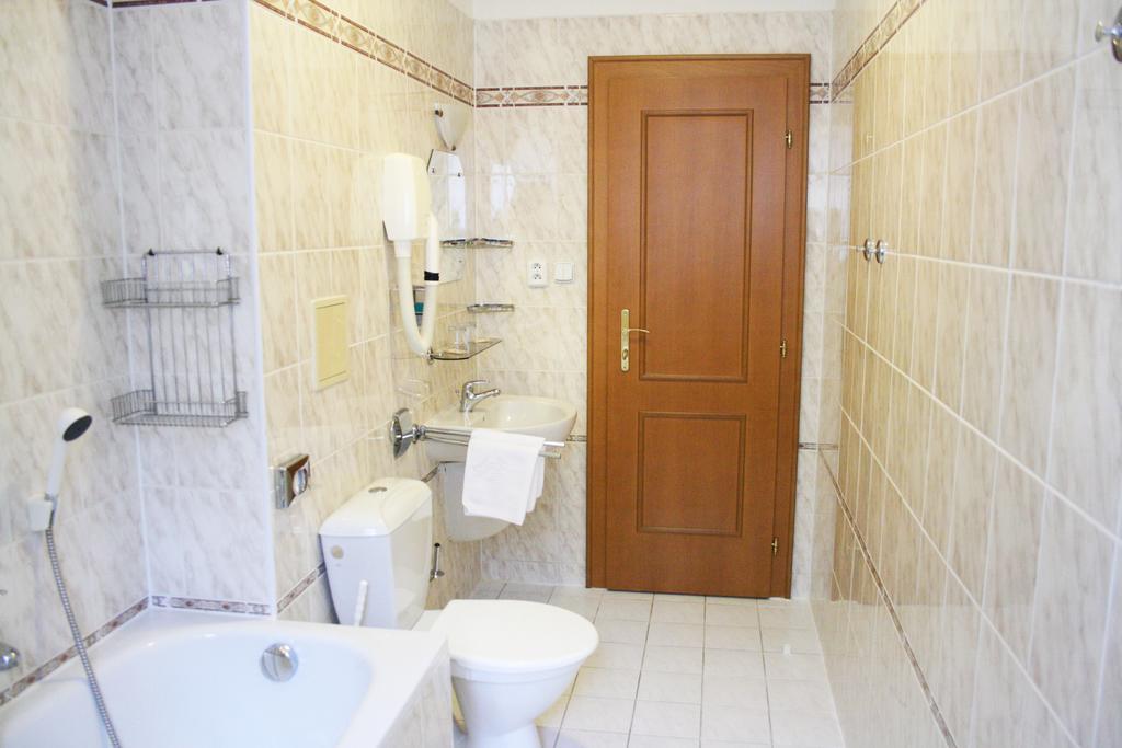 קרלובי וארי Villa Charlotte חדר תמונה