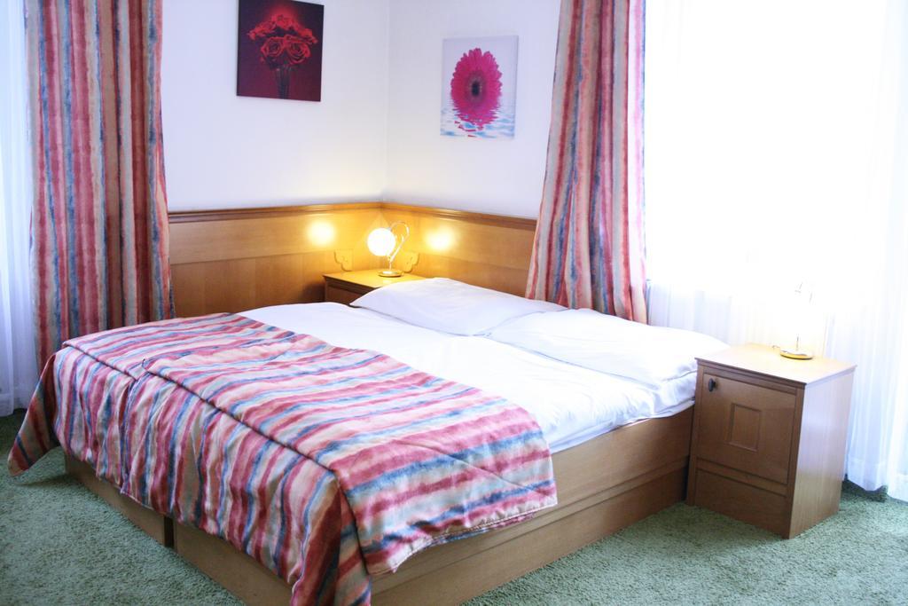 קרלובי וארי Villa Charlotte חדר תמונה