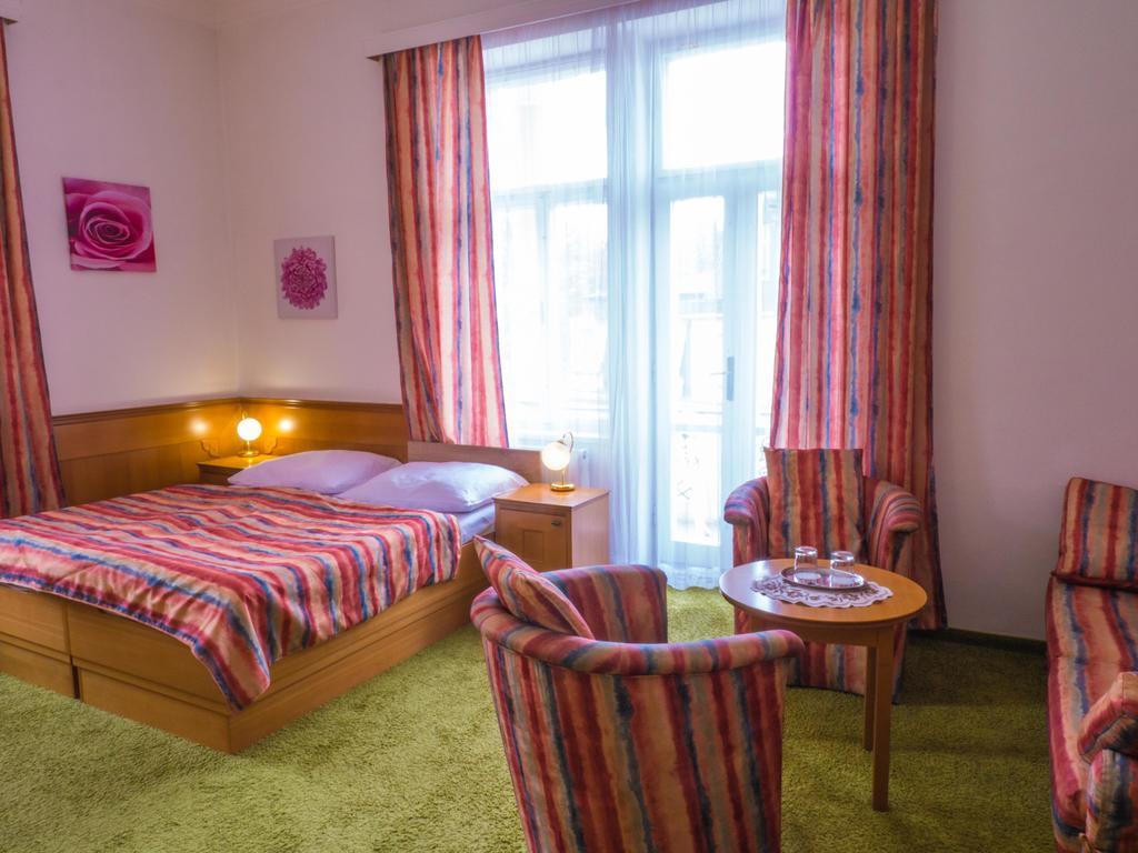 קרלובי וארי Villa Charlotte מראה חיצוני תמונה