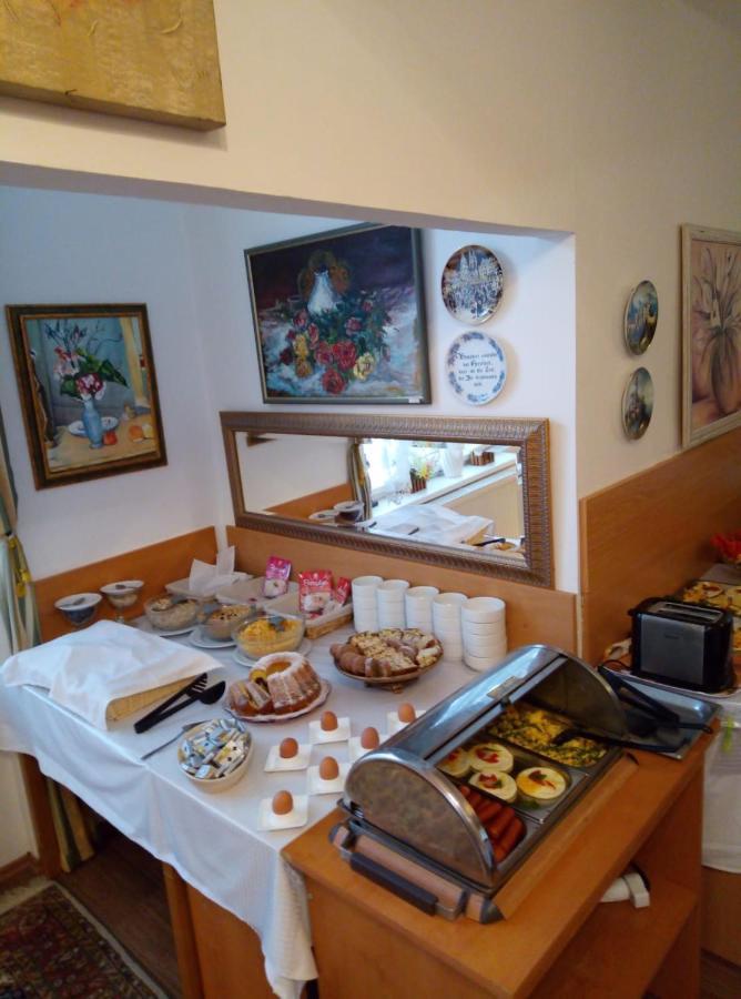 קרלובי וארי Villa Charlotte מראה חיצוני תמונה